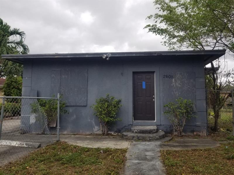 Image 2 of 6 For 2605 13th Ct