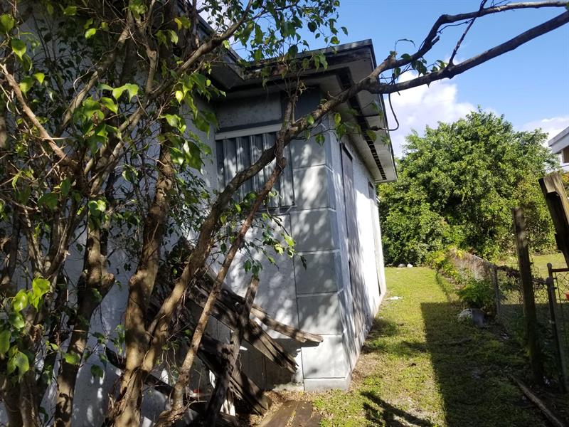 Image 3 of 6 For 2605 13th Ct