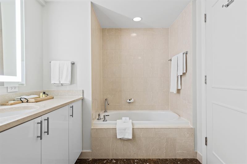 Image 12 of 18 For 505 Fort Lauderdale Bch Blvd  1512