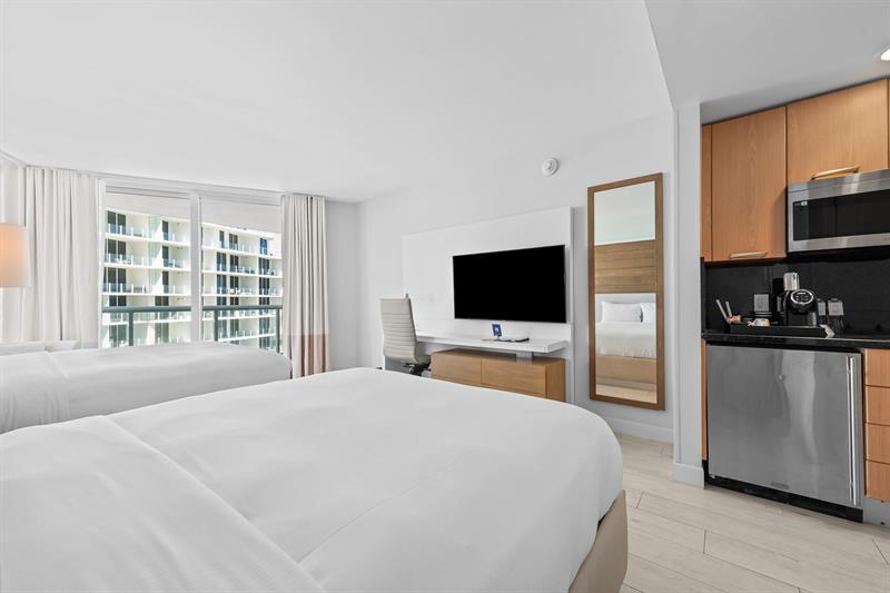 Image 4 of 18 For 505 Fort Lauderdale Bch Blvd  1512