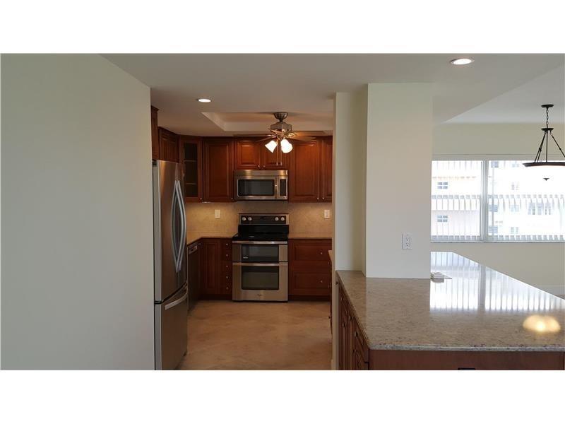 Image 16 of 40 For 121 Golden Isles Dr  1201
