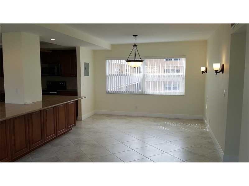 Image 18 of 40 For 121 Golden Isles Dr  1201