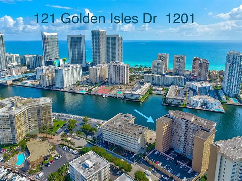Image 2 of 40 For 121 Golden Isles Dr  1201