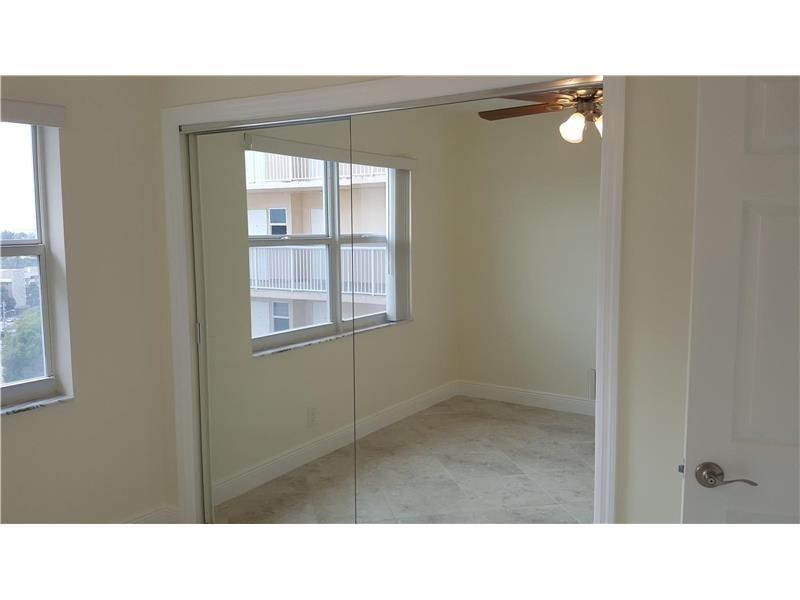 Image 22 of 40 For 121 Golden Isles Dr  1201