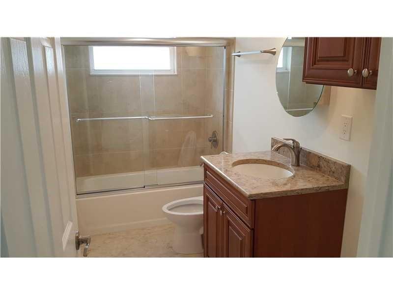 Image 26 of 40 For 121 Golden Isles Dr  1201