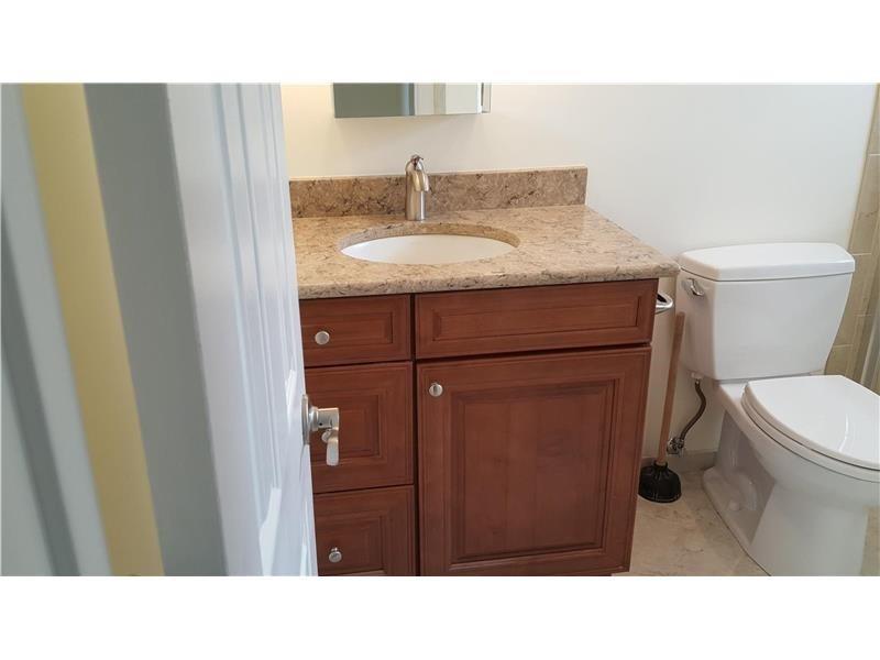 Image 30 of 40 For 121 Golden Isles Dr  1201