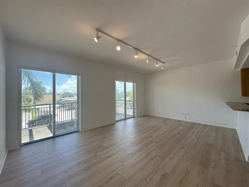 Image 2 of 45 For 2631 14th Ave  208