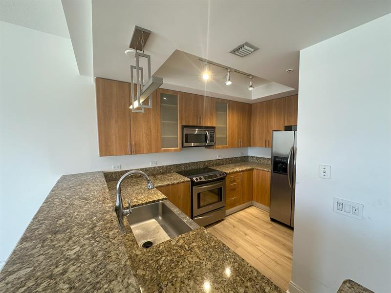 Image 20 of 45 For 2631 14th Ave  208