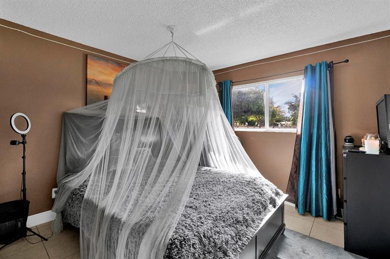 Image 14 of 44 For 3413 44th St  108