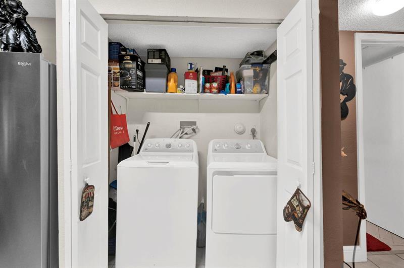 Image 25 of 44 For 3413 44th St  108