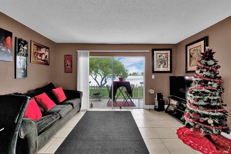 Image 26 of 44 For 3413 44th St  108