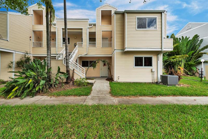 Image 3 of 44 For 3413 44th St  108
