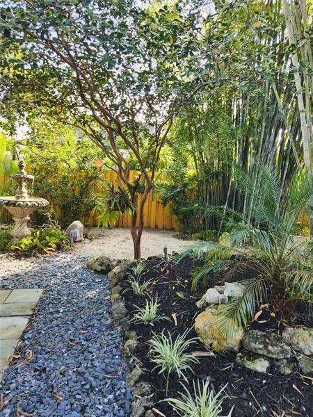 Image 44 of 62 For 100 26th Dr  