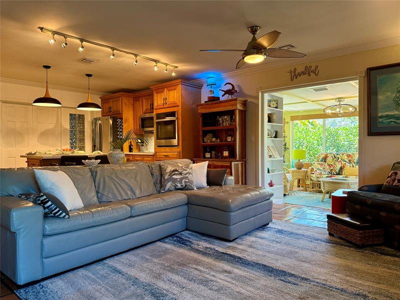 Image 9 of 62 For 100 26th Dr  