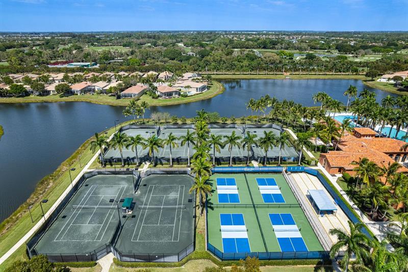 Image 37 of 39 For 1914 Via Castello