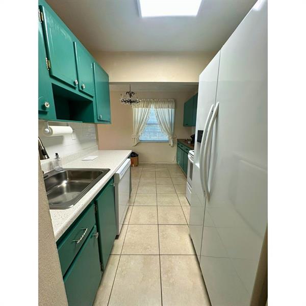 Image 12 of 20 For 5190 Sabal Palm Blvd  201