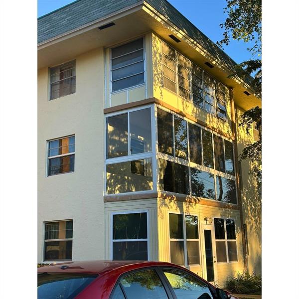 Image 3 of 20 For 5190 Sabal Palm Blvd  201