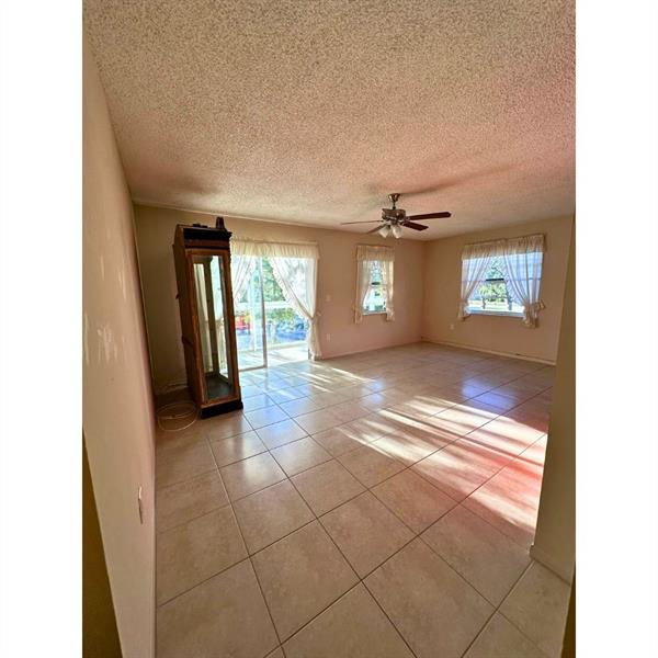 Image 5 of 20 For 5190 Sabal Palm Blvd  201