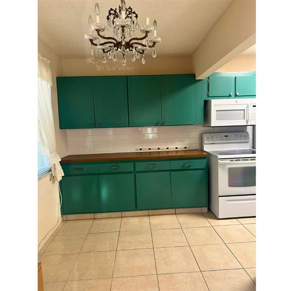 Image 8 of 20 For 5190 Sabal Palm Blvd  201