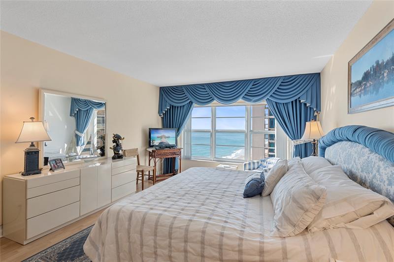 Image 19 of 39 For 3850 Galt Ocean Dr  1001