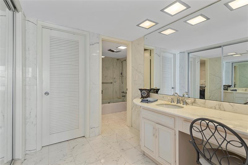 Image 24 of 39 For 3850 Galt Ocean Dr  1001
