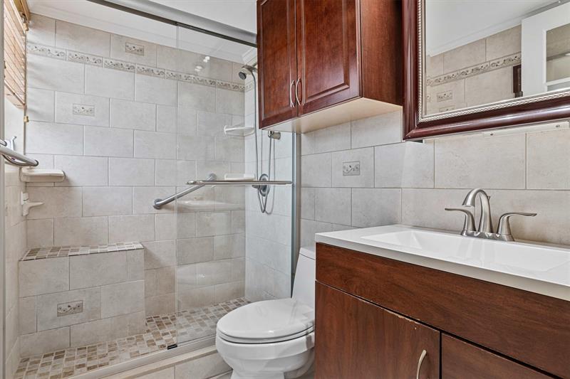 Image 16 of 28 For 1811 Jefferson St  805