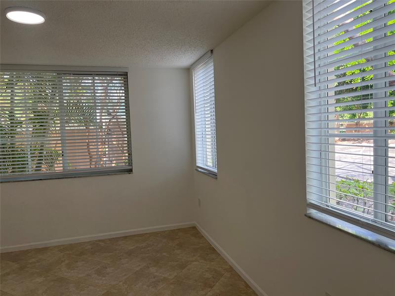 Image 10 of 47 For 4856 State Rd 7  1108