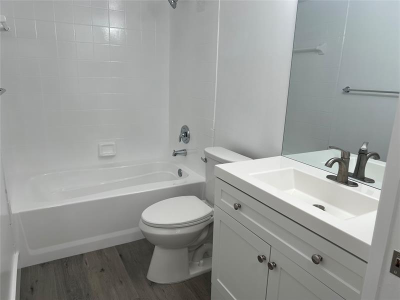 Image 13 of 47 For 4856 State Rd 7  1108