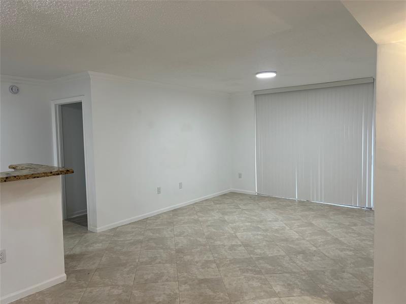 Image 20 of 47 For 4856 State Rd 7  1108