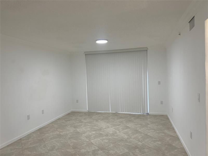 Image 21 of 47 For 4856 State Rd 7  1108