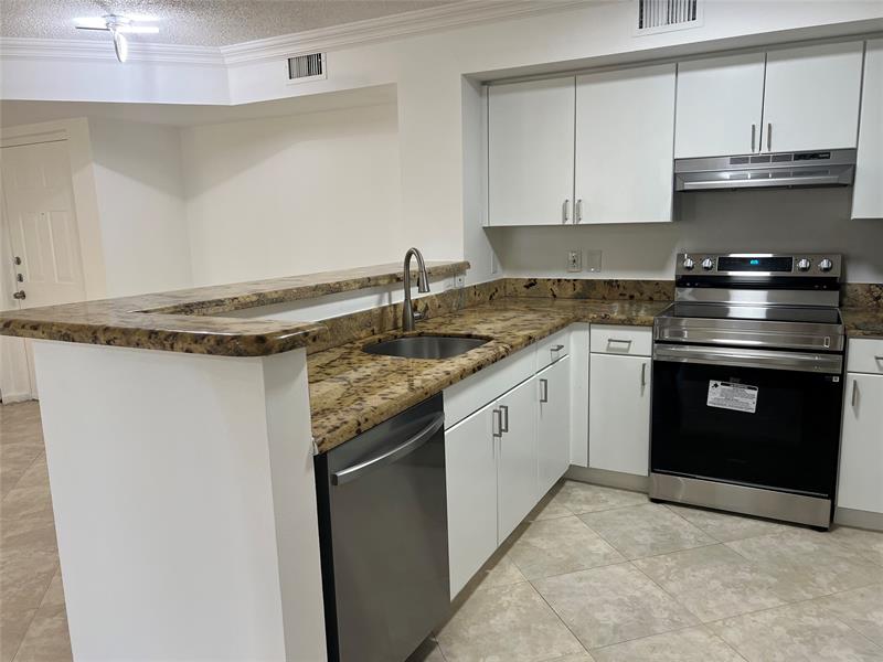 Image 4 of 47 For 4856 State Rd 7  1108