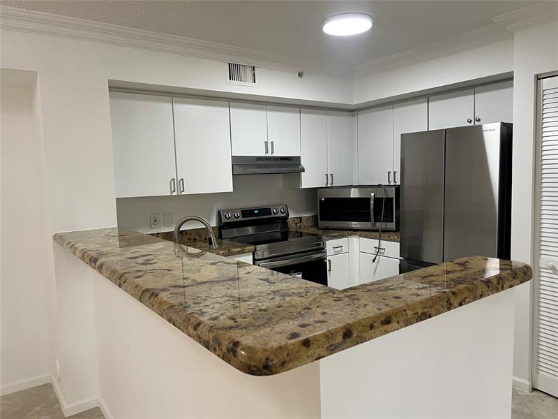 Image 6 of 47 For 4856 State Rd 7  1108