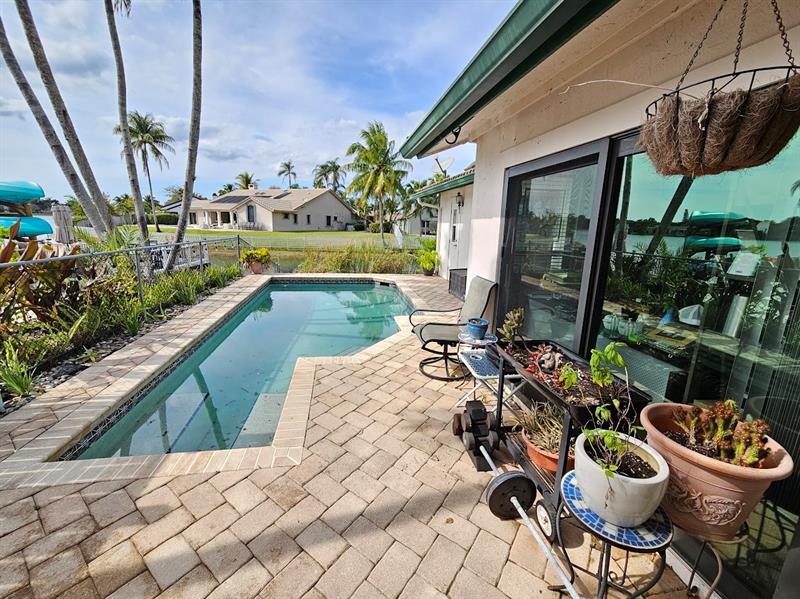 Image 19 of 22 For 11375 Point Dr