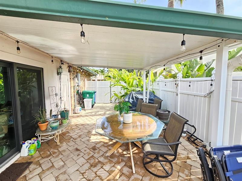 Image 20 of 22 For 11375 Point Dr