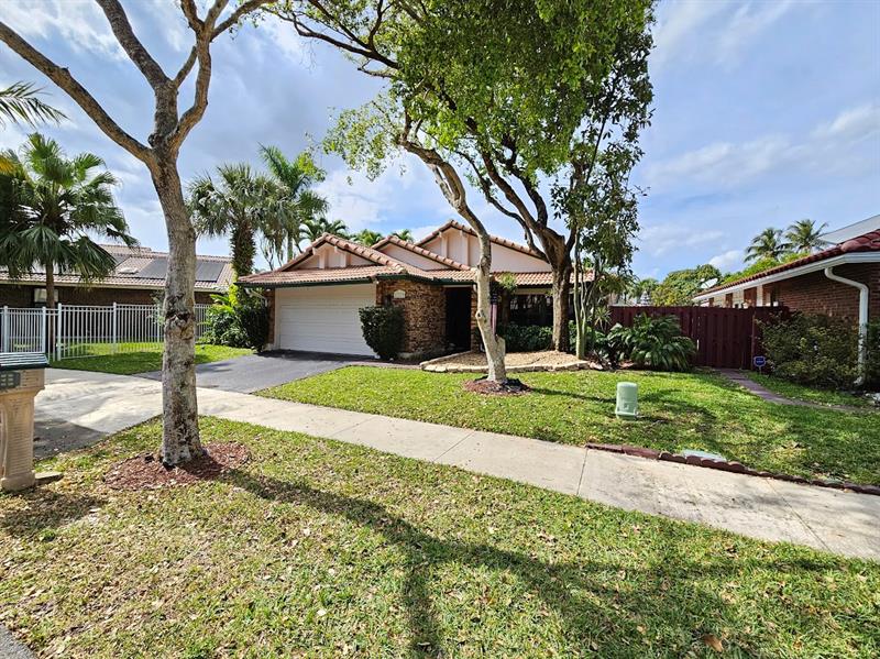 Image 4 of 22 For 11375 Point Dr