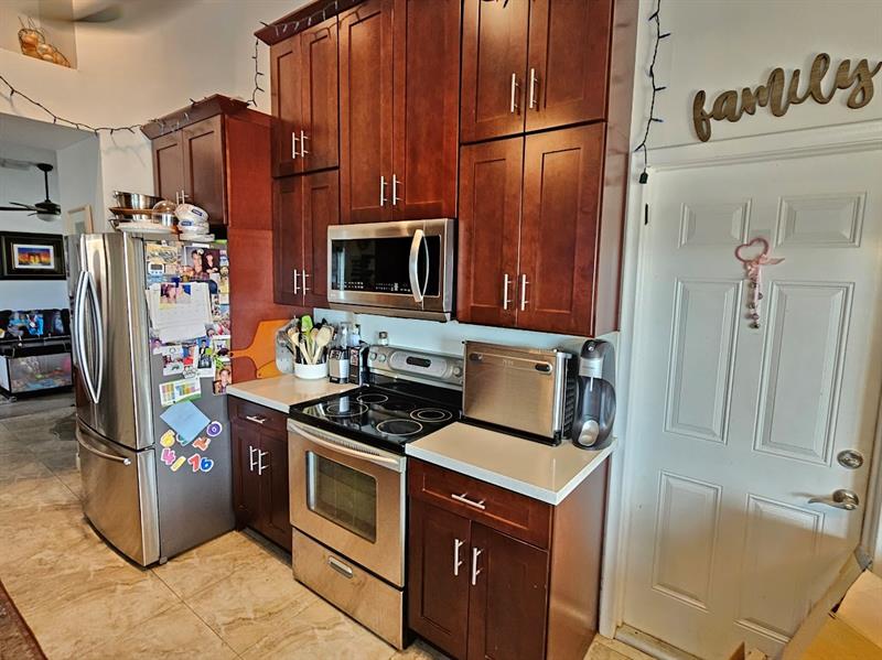 Image 6 of 22 For 11375 Point Dr