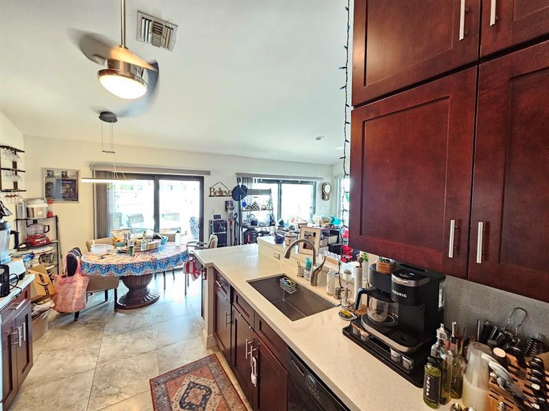 Image 8 of 22 For 11375 Point Dr