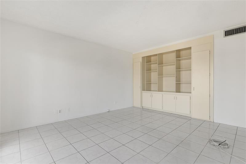 Image 12 of 29 For 2500 Las Olas Blvd  406