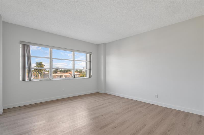 Image 14 of 29 For 2500 Las Olas Blvd  406