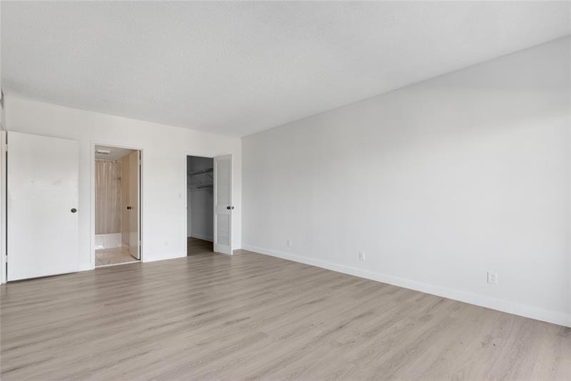 Image 19 of 29 For 2500 Las Olas Blvd  406