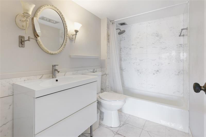 Image 21 of 29 For 2500 Las Olas Blvd  406