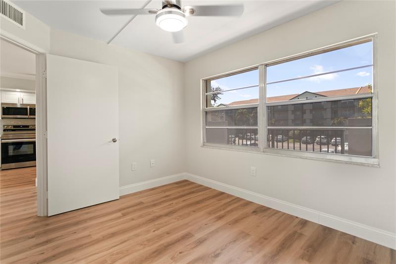 Image 15 of 50 For 1501 131st Way  211p