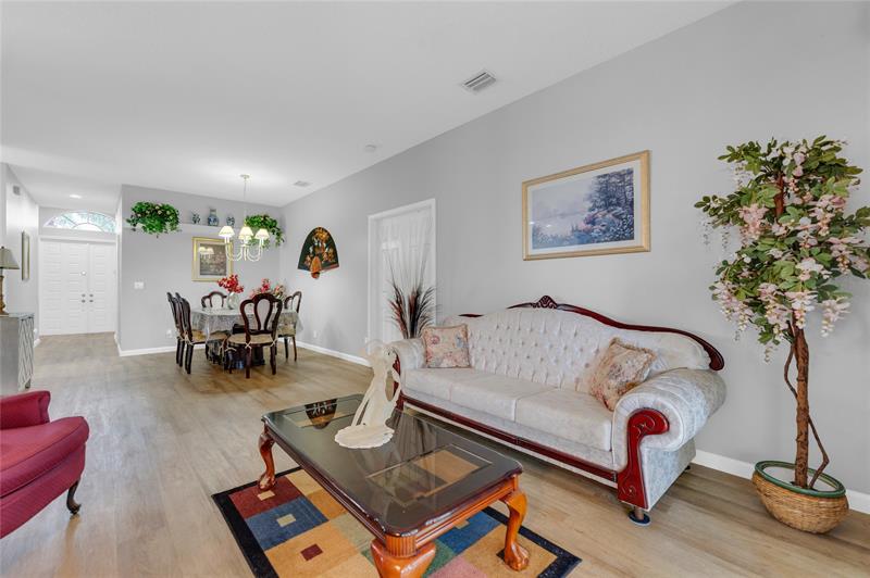 Image 13 of 45 For 11630 48 Street