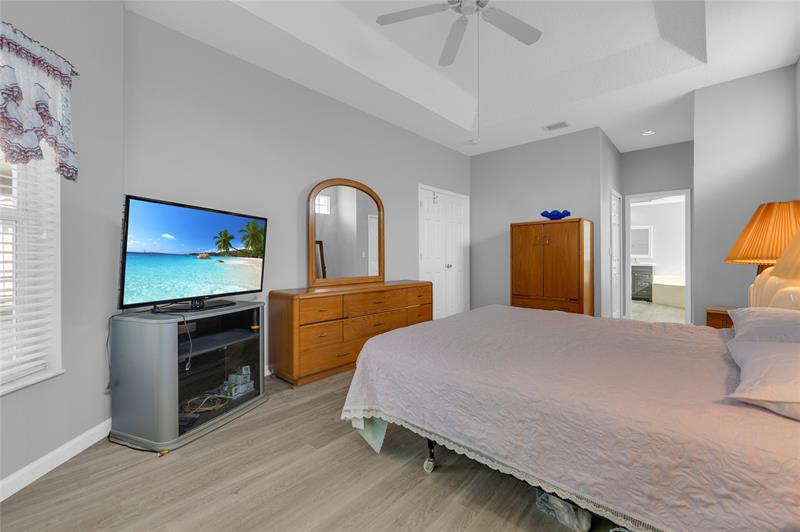 Image 18 of 45 For 11630 48 Street