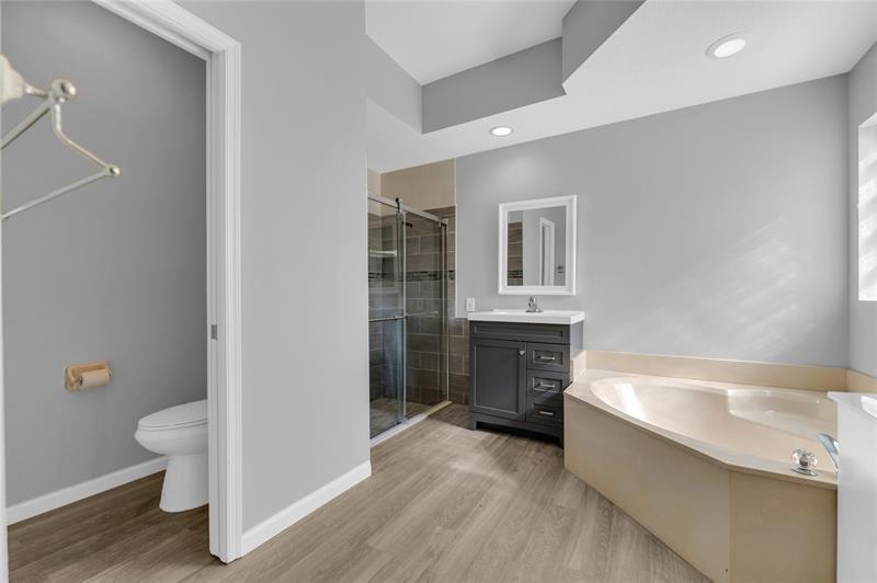 Image 21 of 45 For 11630 48 Street