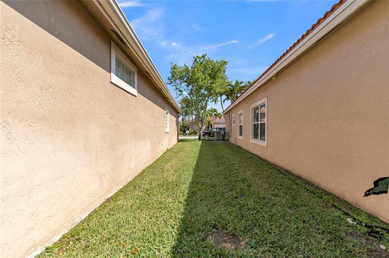 Image 33 of 45 For 11630 48 Street