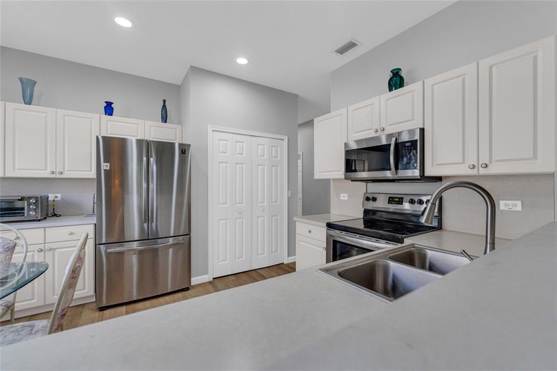 Image 4 of 45 For 11630 48 Street