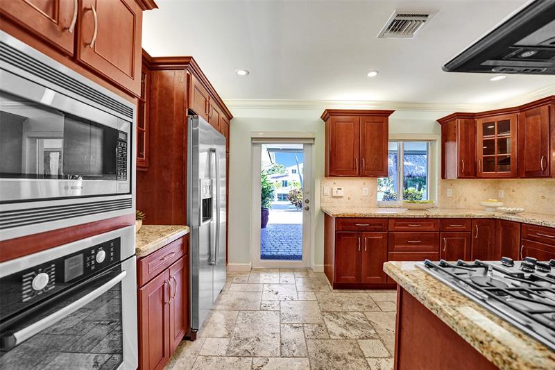 Image 11 of 50 For 2891 23rd St