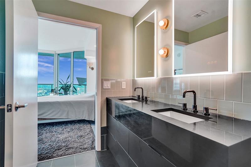 Image 16 of 31 For 1900 Bayshore Drive  3718