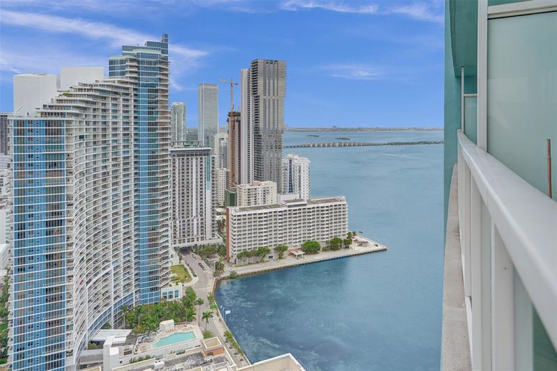 Image 23 of 31 For 1900 Bayshore Drive  3718